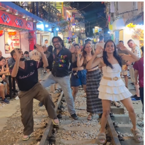 Indian tourists dance to Chaiyya Chaiyya on Vietnam's Train Street, face backlash