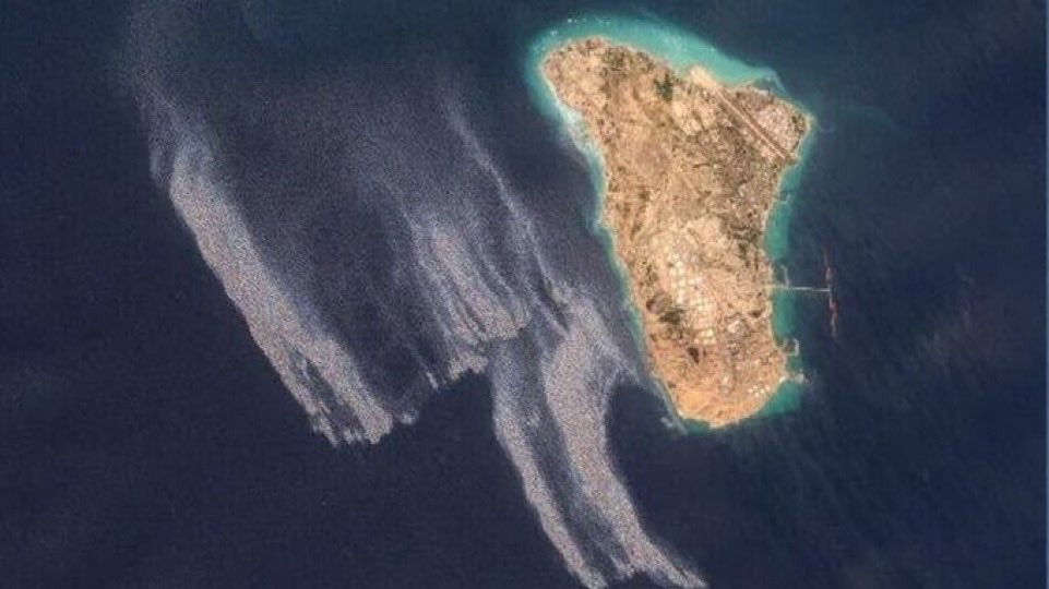 Can't store any more, is Iran throwing oil into sea?