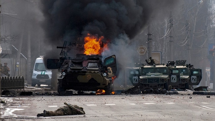 An image of burning vehicles and a dead body, depicting war and conflict. (Photo: Reuters) Is climate change fuelling wars and conflicts across nations? Yes, says science