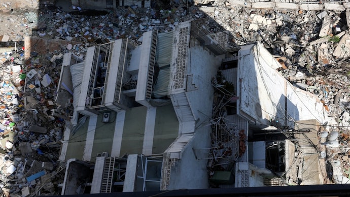 Site of an Israeli strike that took place before a temporary ceasefire went into effect, in the southern suburbs of Beirut, Lebanon. (Photo: Reuters) Site of an Israeli strike that took place before a temporary ceasefire went into effect, in the southern suburbs of Beirut, Lebanon. (Photo: Reuters)