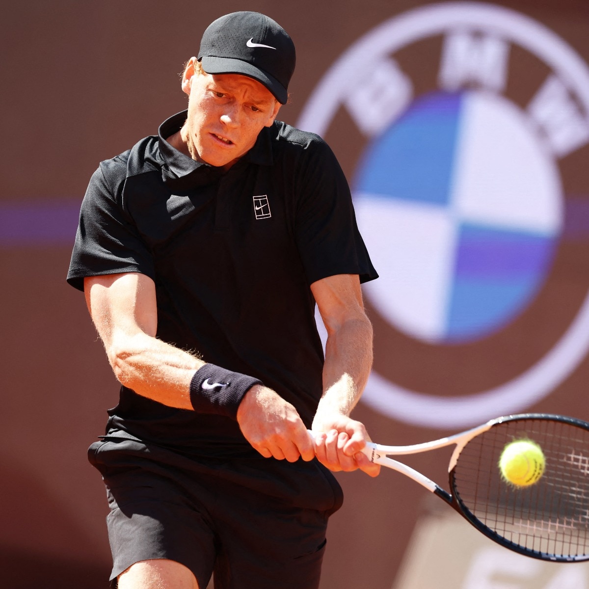 25-0: Jannik Sinner keeps cooking before French Open with another historic feat