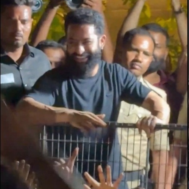 Jr NTR scolds security for mishandling fans in midnight birthday celebration. Video