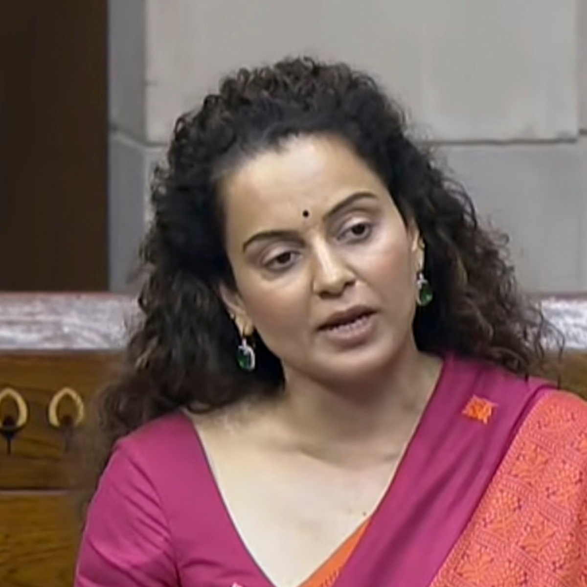 Kangana Ranaut urges women to be independent amid married women death cases