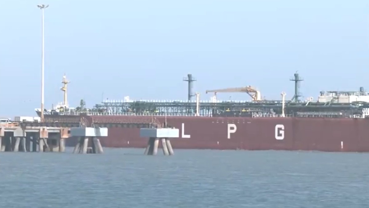 India-linked LPG carrier crosses Hormuz via Iran-approved shipping lane