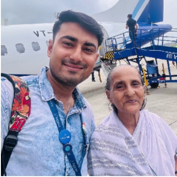 Man takes 84-year-old grandmother on her first flight, peak wholesome content ahead
