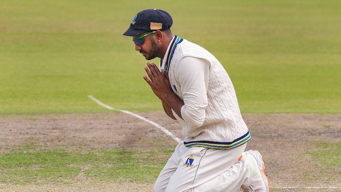 Manoj Tiwary quits TMC. (PTI Photo) Manoj Tiwary