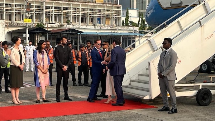 US Ambassador to India Sergio Gor welcomes Secretary of State Marco Rubio in Kolkata on Saturday morning. (Photo: X/USAmbIndia)