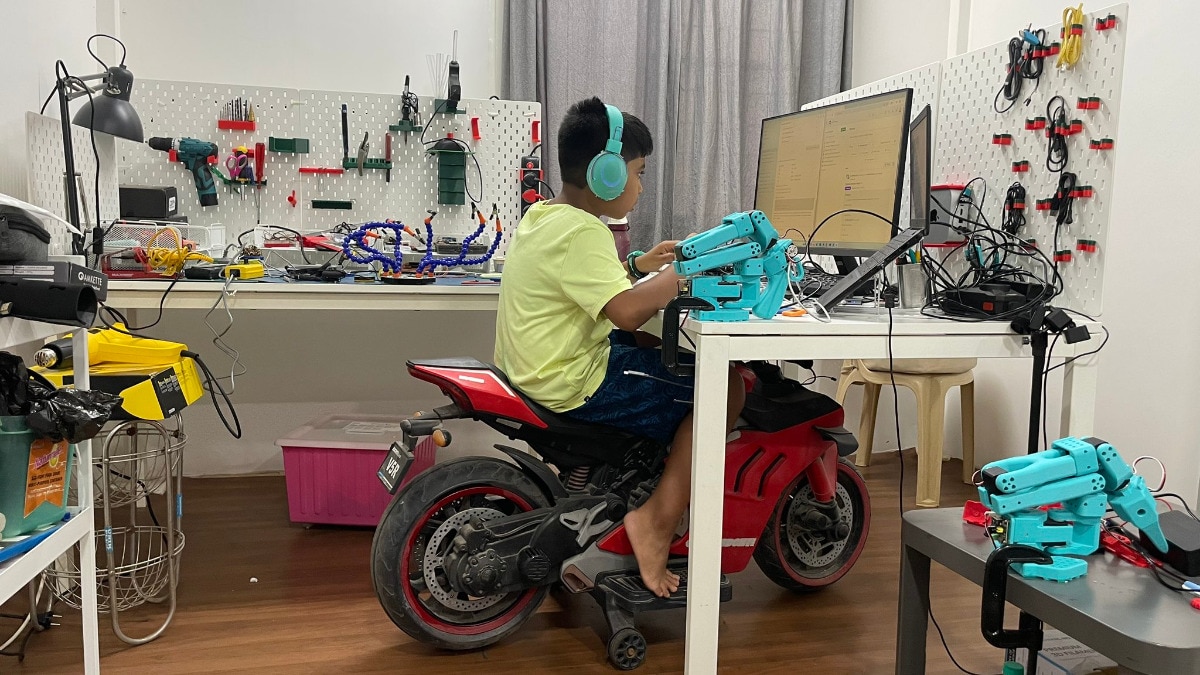 This 8-year-old founder learns at hackathons, factories instead of classrooms