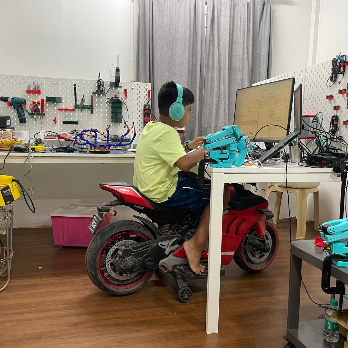 This 8-year-old founder learns at hackathons, factories instead of classrooms