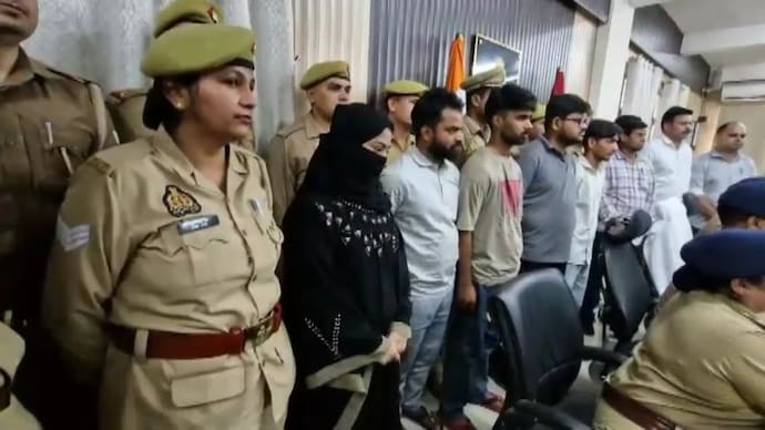 A brass trader’s daughter in UP’s Moradabad allegedly helped her boyfriend and his associates rob her own house. Moradabad