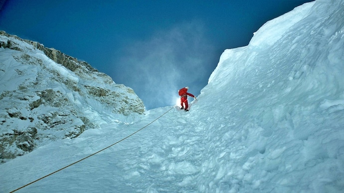 Mount Everest summit return
