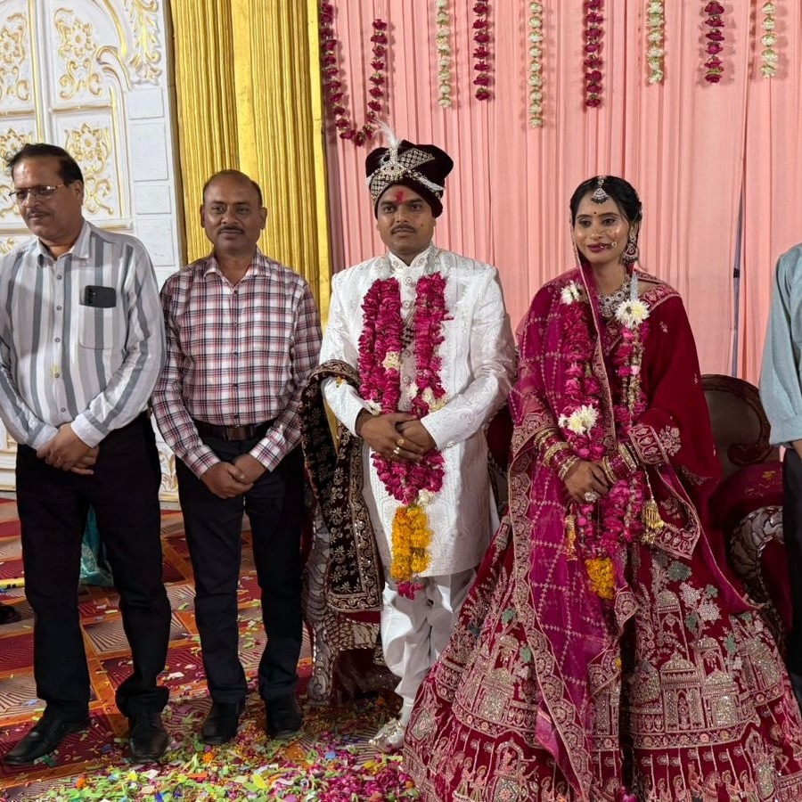 MP jailer Firoza, murder convict Dharmendra fall in love, VHP gets them married