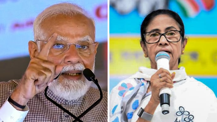PM has announced that Ayushman Bharat will be cleared in the first Cabinet meeting in West Bengal following the govt formation पश्चिम बंगाल में दूसरे चरण की 142 सीटों के लिए चुनाव प्रचार खत्म हो गया (Photo: PTI)