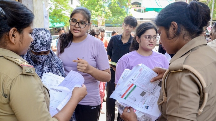 After NEET cancellation, experts say students must ‘back their skill set’(Photo: ITG) नीट यूजी परीक्षा रद्द होने के बाद छात्रों में आक्रोश. (Photo: ITG)