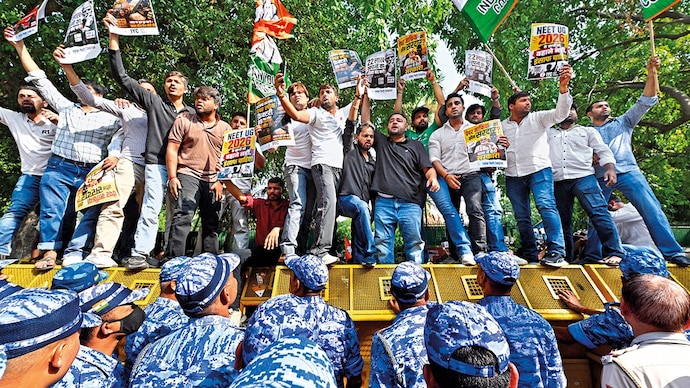 RISING FURY: Students protest the NEET paper leak in New Delhi, May 13. (Photo: Atul Kumar Yadav)