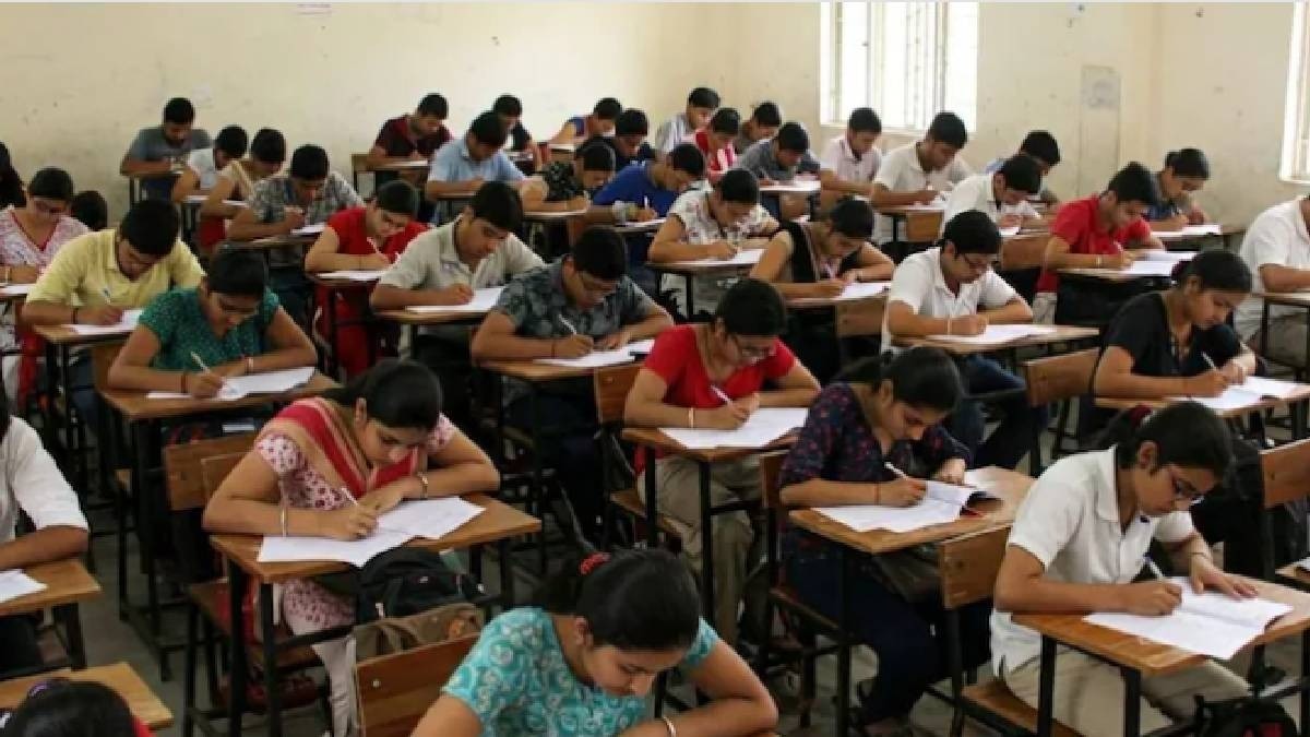 Delhi High Court allows DU students debarred for low attendance to write exams