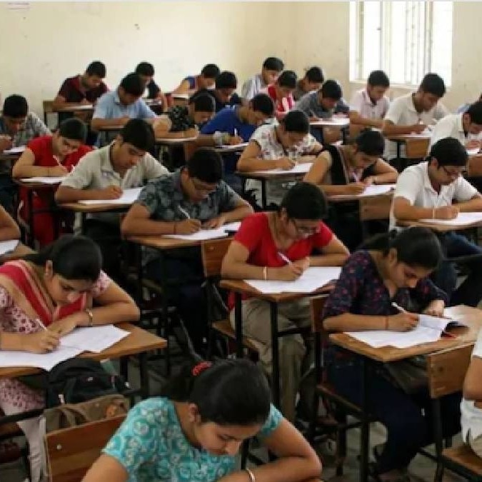Delhi High Court allows DU students debarred for low attendance to write exams