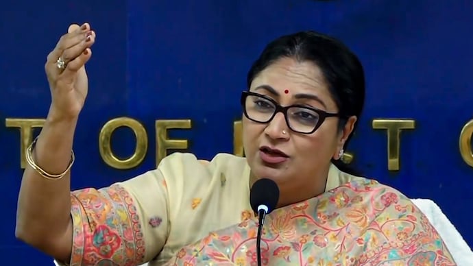 Delhi CM Rekha Gupta said the government itself will act as guarantor for loans extended. New Delhi Chief Minister Rekha Gupta.
