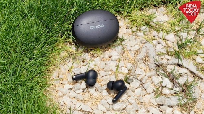 The Oppo Enco Air 5 Pro are priced at Rs 4,999.