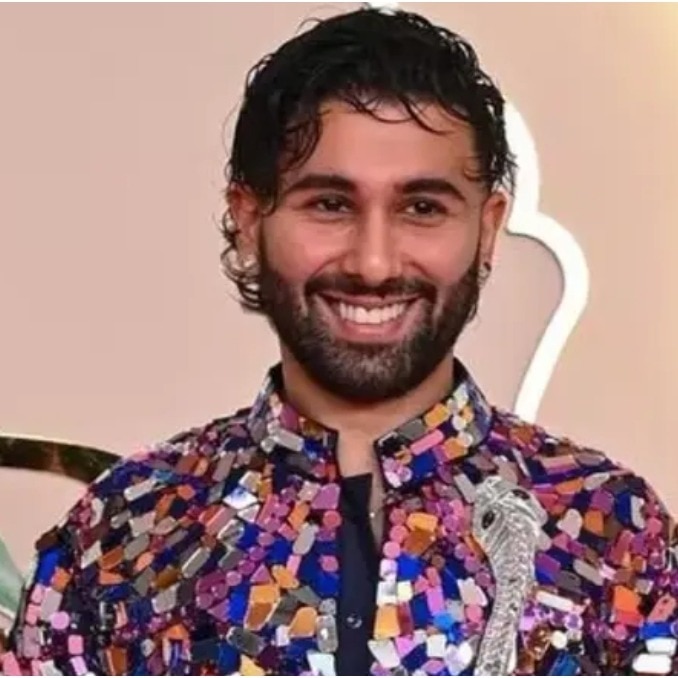 Does Orry shower with Bisleri? His cheeky reply on influencer's reel sparks buzz