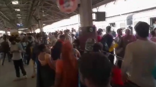 Panic grips Howrah station as fire breaks out on Bihar-bound train