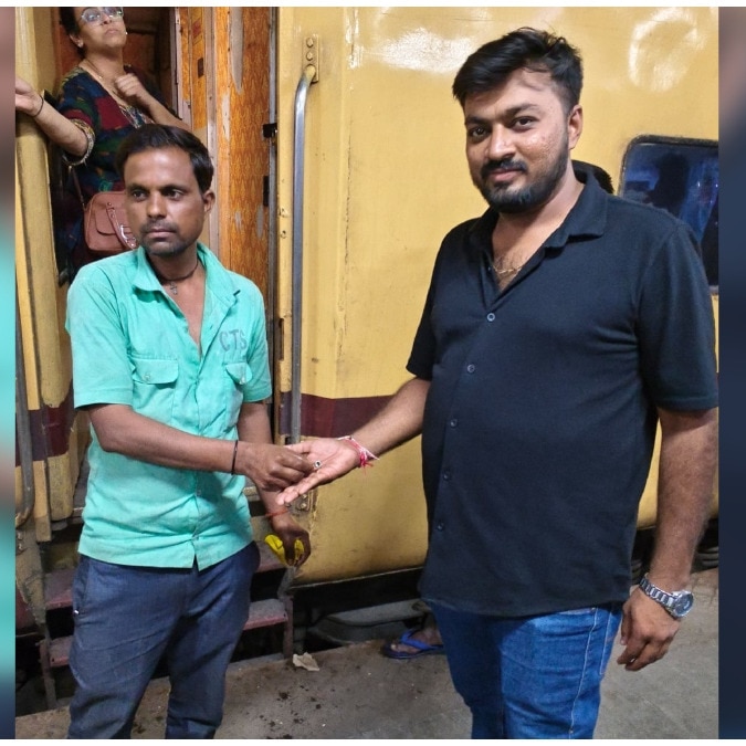 Man drops gold ring in train toilet, railway staff recover it from filthy drain