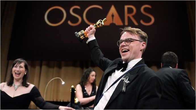 Pavel Telankin, winner of the documentary feature film award for Mr. Nobody Against Putin at the Governors Ball. Photo: AFP pavel tolkien