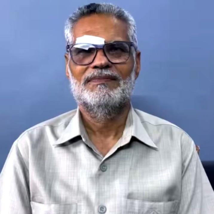 PBKS make heartwarming gesture for elderly fan struck by ball in Mullanpur