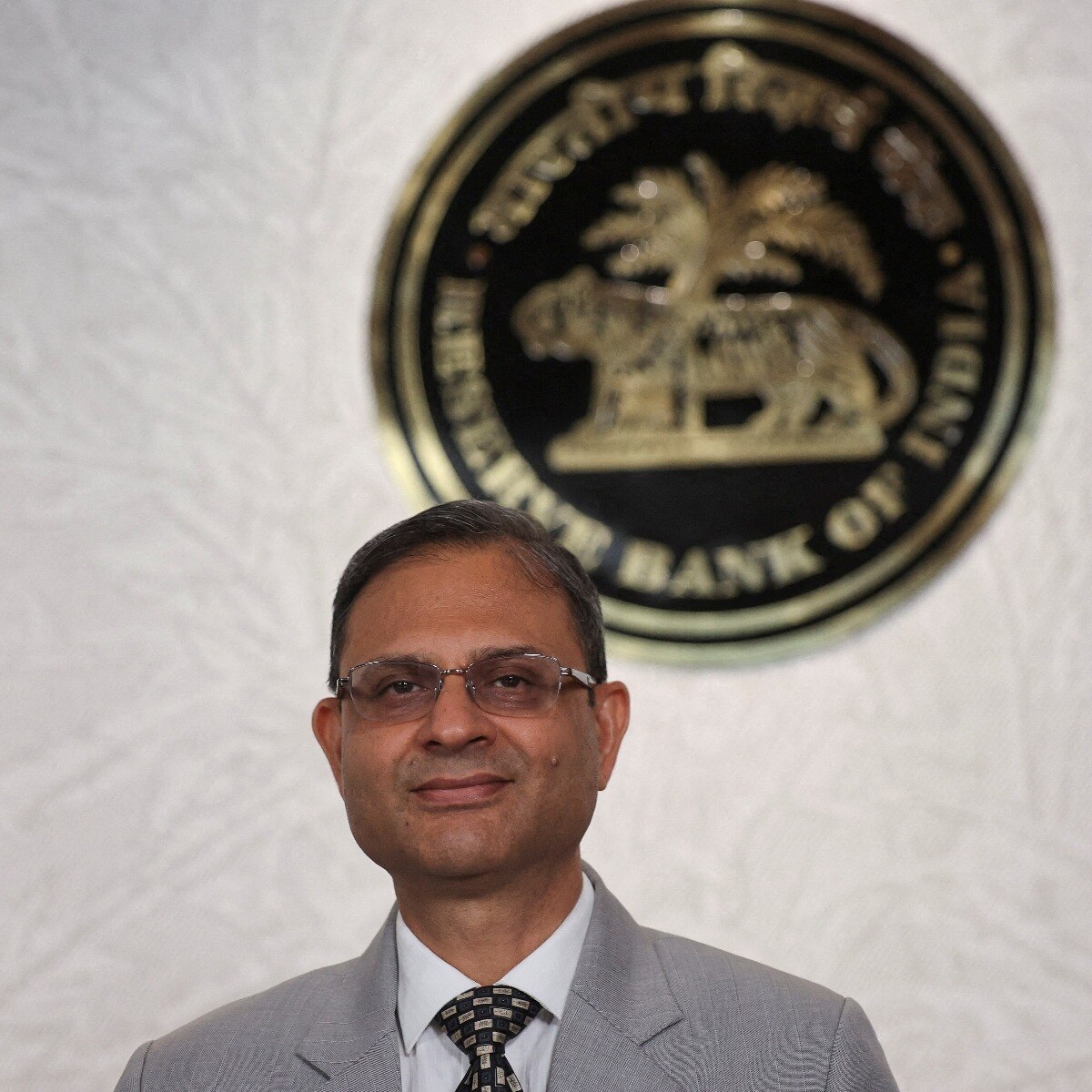 RBI may skip repo rate hike despite rupee fall, eye inflation: Report
