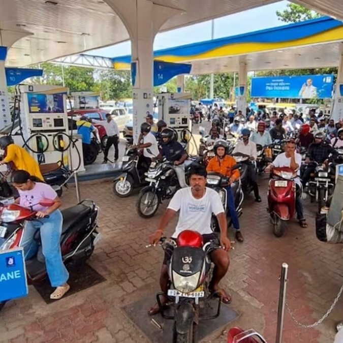 Paying more for less crude, India's oil companies pass the bill to drivers