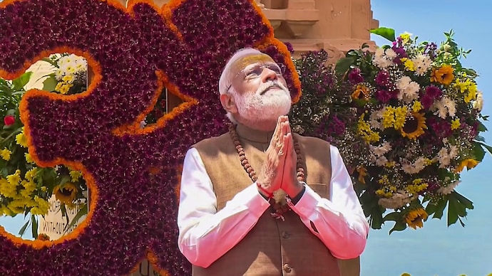 Prime Minister Narendra Modi offers prayers at the Somnath temple PM Modi