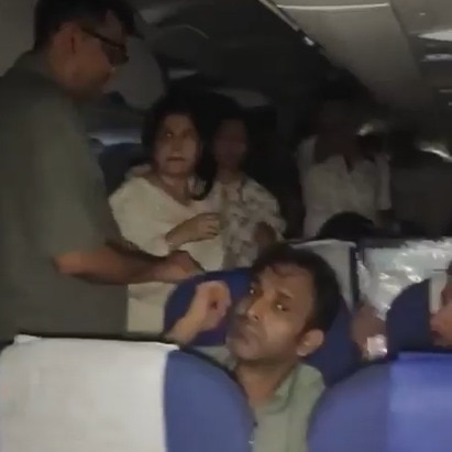 Watch: Chaos inside IndiGo flight amid 25-minute blackout, no ac and lights