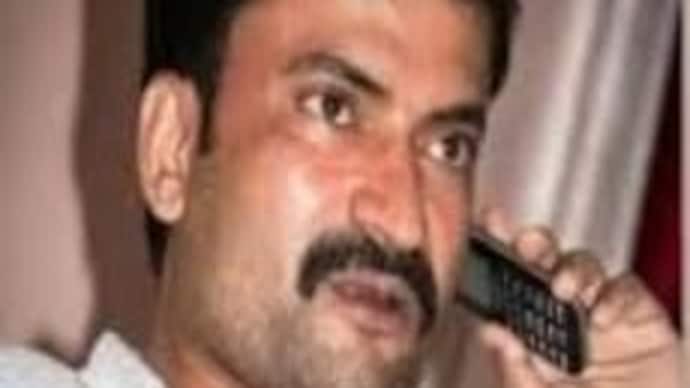 Police had also announced a reward of Rs 50,000 for information leading to his arrest. Prayagraj murder