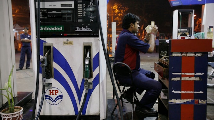 Consortium of Indian Petroleum Dealers (CIPD) claims operational hurdles if premium fuel indents not placed. (photo: REUTERS/Parth Sanyal)