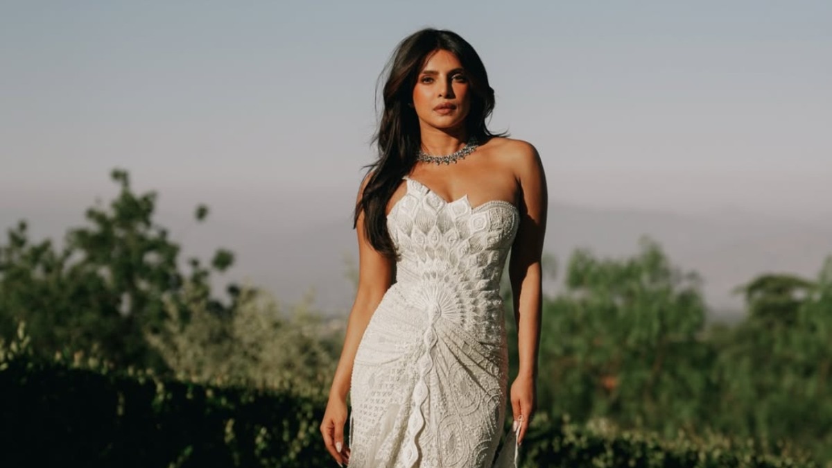 Priyanka Chopra just made a 20-year-old Chikankari saree cool again
