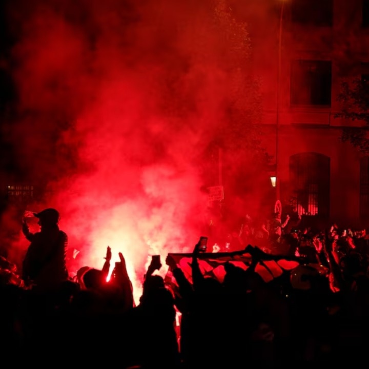 Inside the night Paris erupted: Vandalism, looting, violent clashes after PSG's win