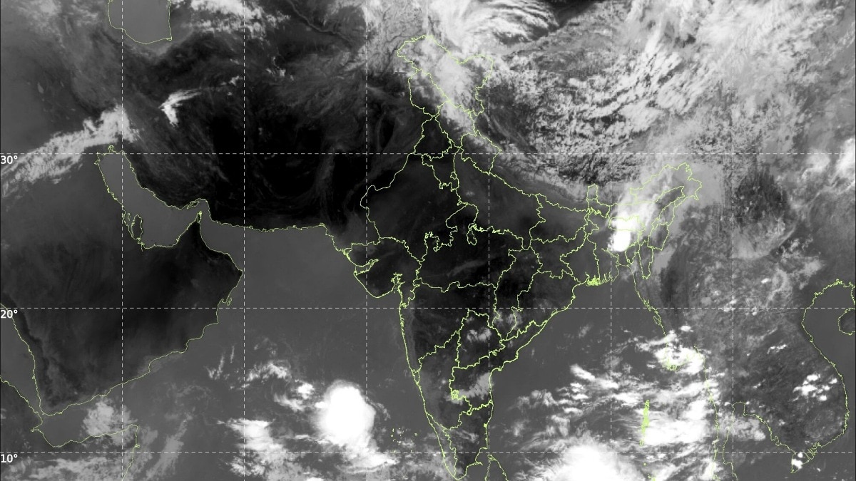 Rain coming: Satellite shows big cloud surge, yellow alert in these states