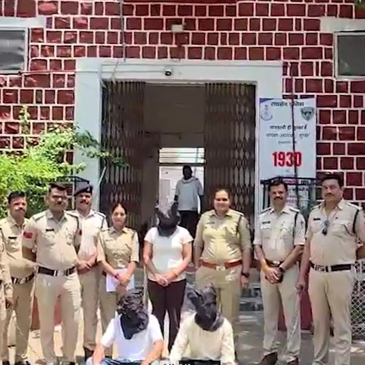 Woman, ex-boyfriend kill her new lover, dump body in sack; notebook cracks case