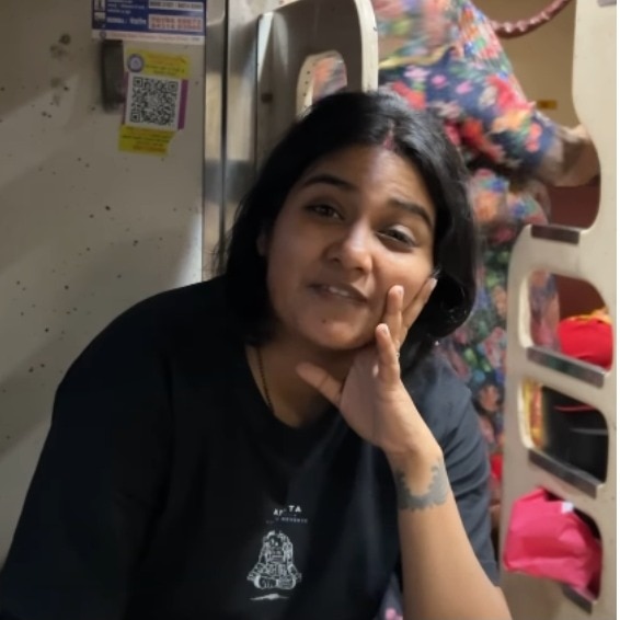 Woman’s first Rajdhani journey turns awkward as passengers dance near seat