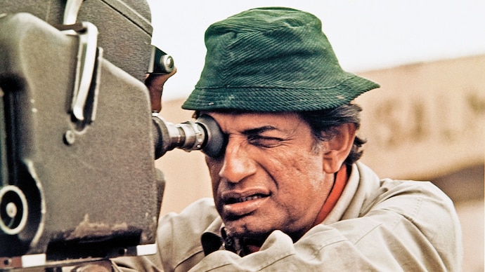 SCENE BY SCENE: Ray behind the camera, 1974