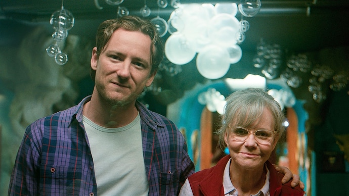 Sally Field (right) and Lewis Pullman in Remarkably Bright Creatures. Remarkably Bright Creatures