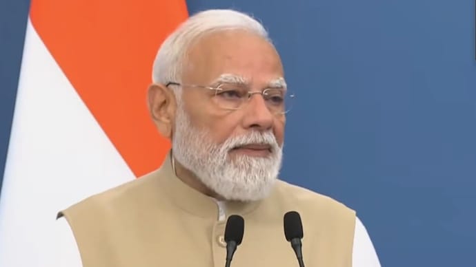 “Rome is known as the ‘Eternal City’ in the world. My Lok Sabha constituency in India, Kashi, is also known similarly,” PM Modi highlighted during the joint press conference. “Rome is known as the ‘Eternal City’ in the world. My Lok Sabha constituency in India, Kashi, is also known similarly,” PM Modi highlighted during the joint press conference.