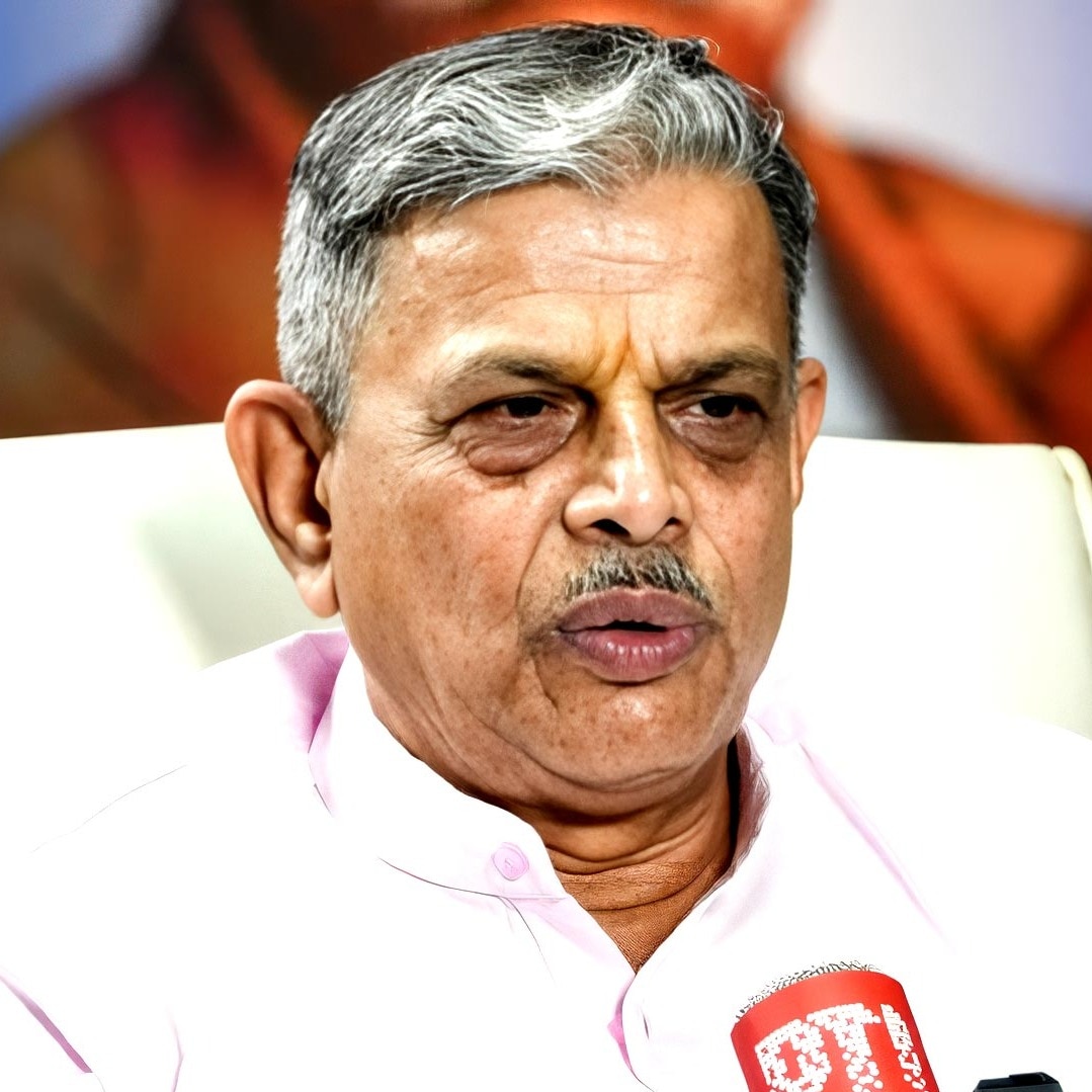 Congress attacks Hosabale of RSS for Pak talks stance; Naravane backs Track-2