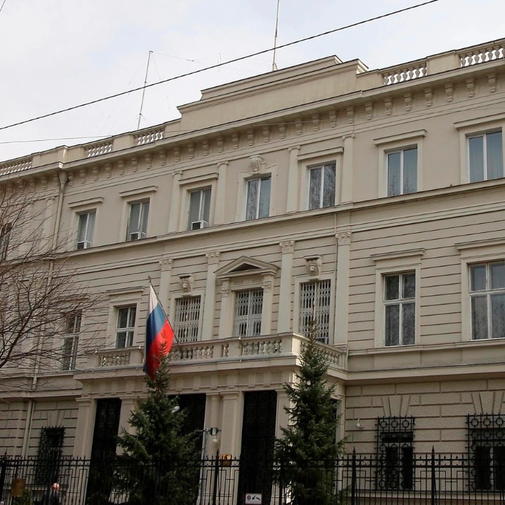 Austria expels 3 Russian staff over suspected espionage via embassy antennas
