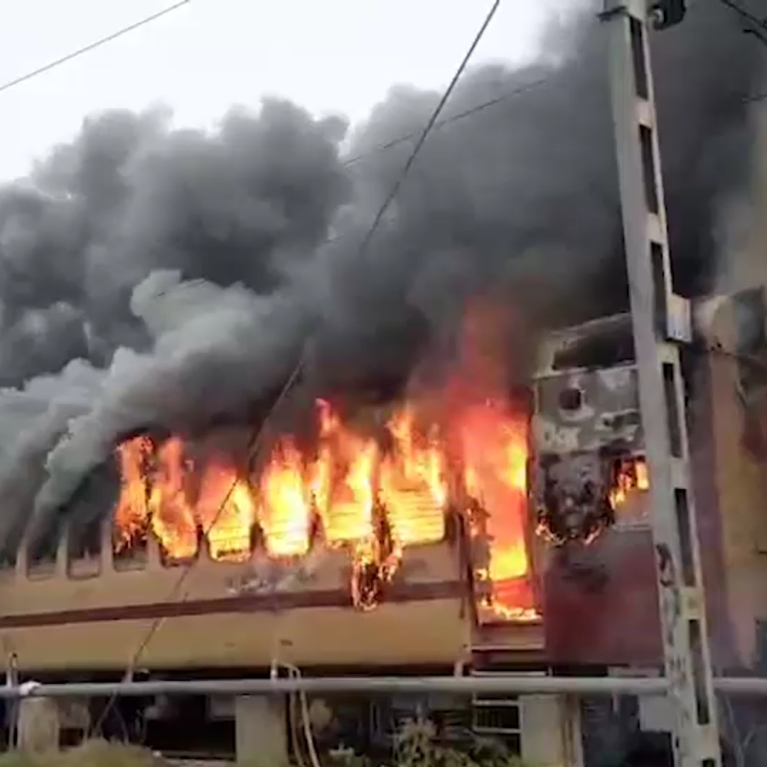 Major fire on stationary passenger train in Bihar, 2nd incident in two days