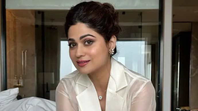 Shamita Shetty gives a befitting reply to a troll questioning her single life Shamita Shetty gives a befitting reply to a troll questioning her single life