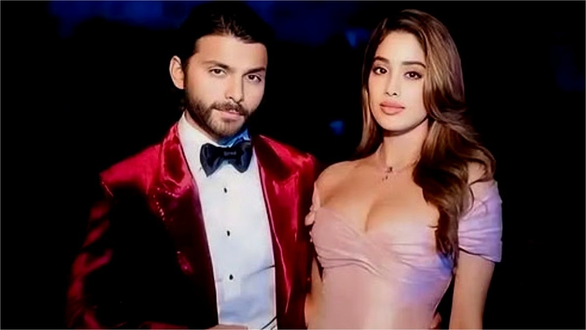 Shikhar Pahariya crowns Janhvi Kapoor as 'lady don' after watching Peddi trailer