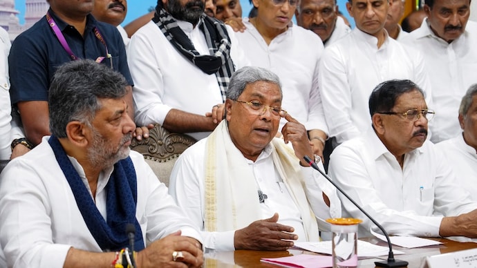 Siddaramaiah and DK Shivakumar at a press briefing on Thursday Siddaramaiah and DK Shivakumar at a press briefing on Thursday