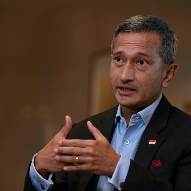 Singapore FM warns against overusing AI after building Claude AI brain