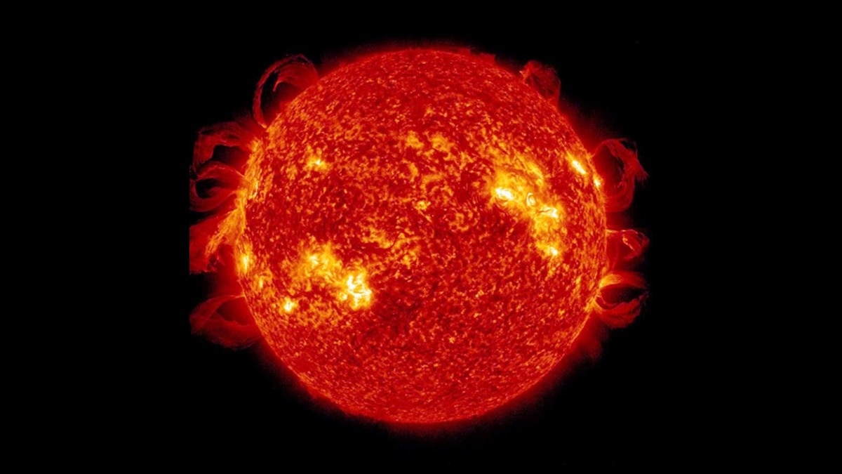 Earth on alert: Powerful ejection blows massive hole in Sun's atmosphere
